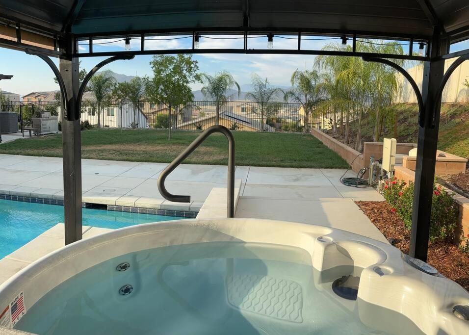 Vineyard Poolside Retreat Villa Winchester Dış mekan fotoğraf