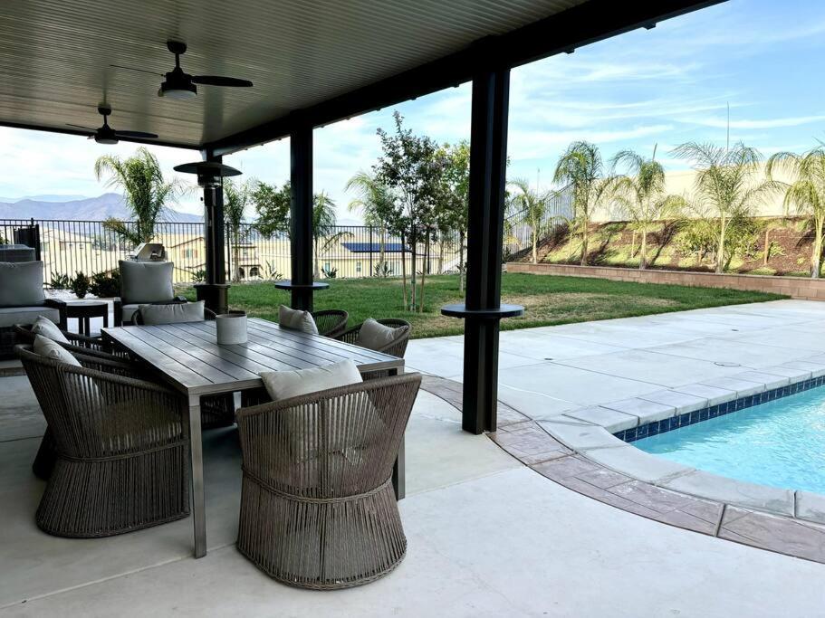 Vineyard Poolside Retreat Villa Winchester Dış mekan fotoğraf